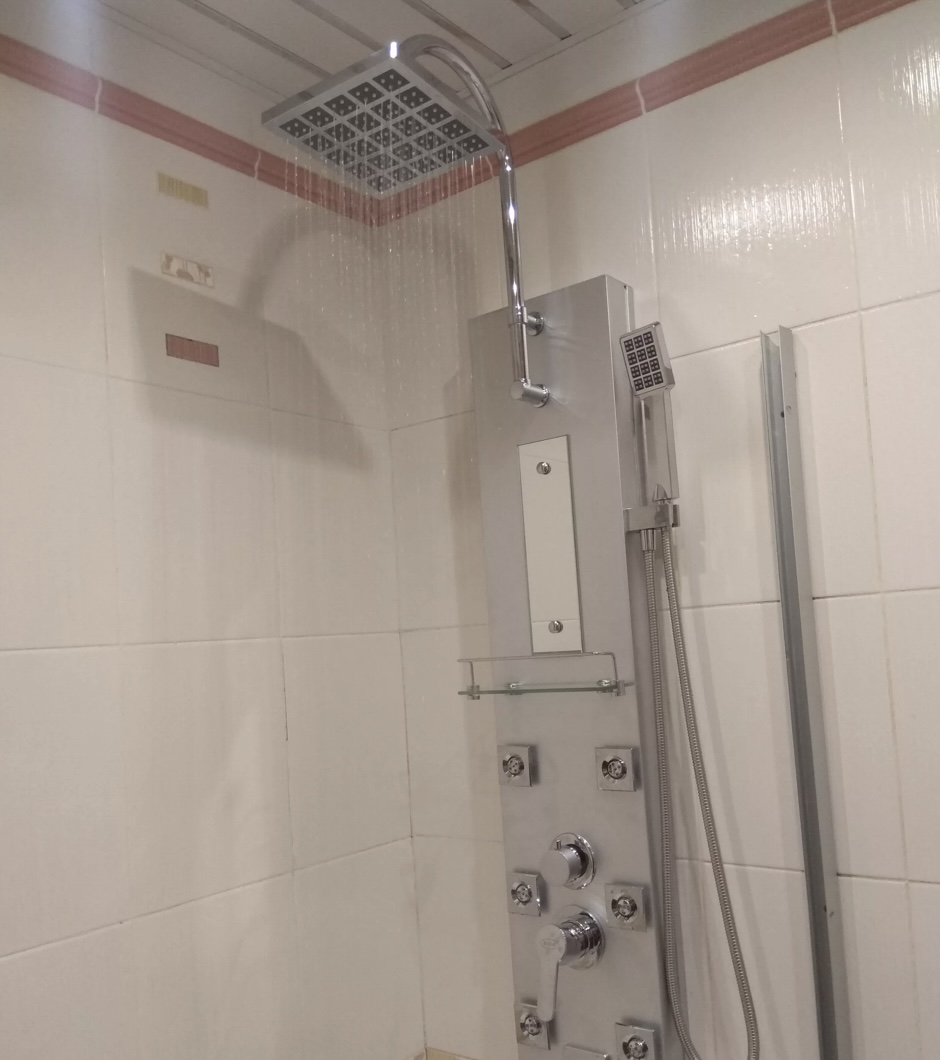 Монтаж душевой панели Установка душевой панели